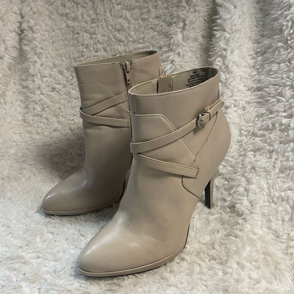Nine West Elegant leather Beige Ankle platform heels Boots side zipper SZ10M
